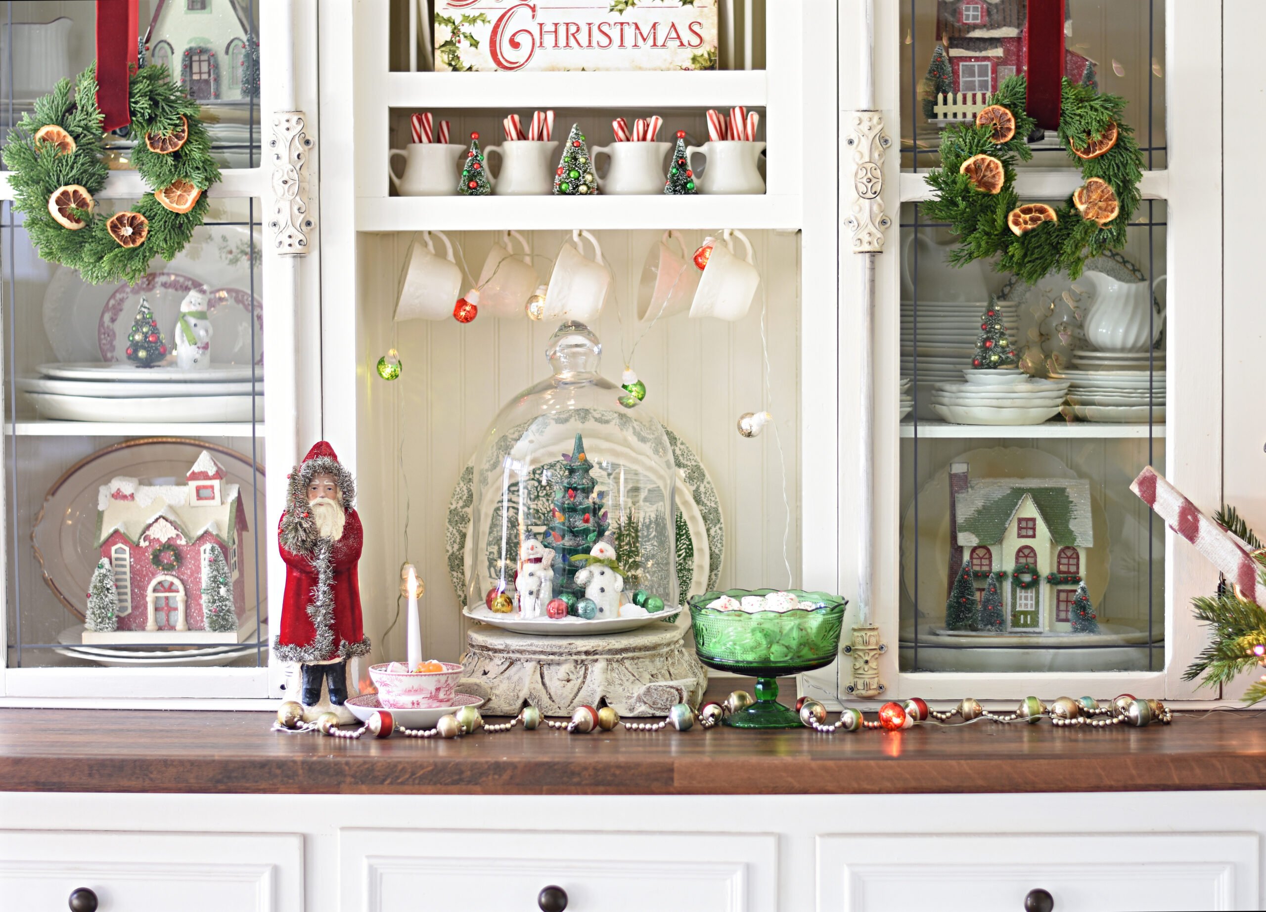 Vintage Christmas Decor in the Kitchen