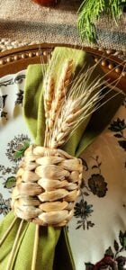 Fall Napkin Rings with wheat Easy fall tablescape ideas #thanksgivingnapkinrings #falltablescape