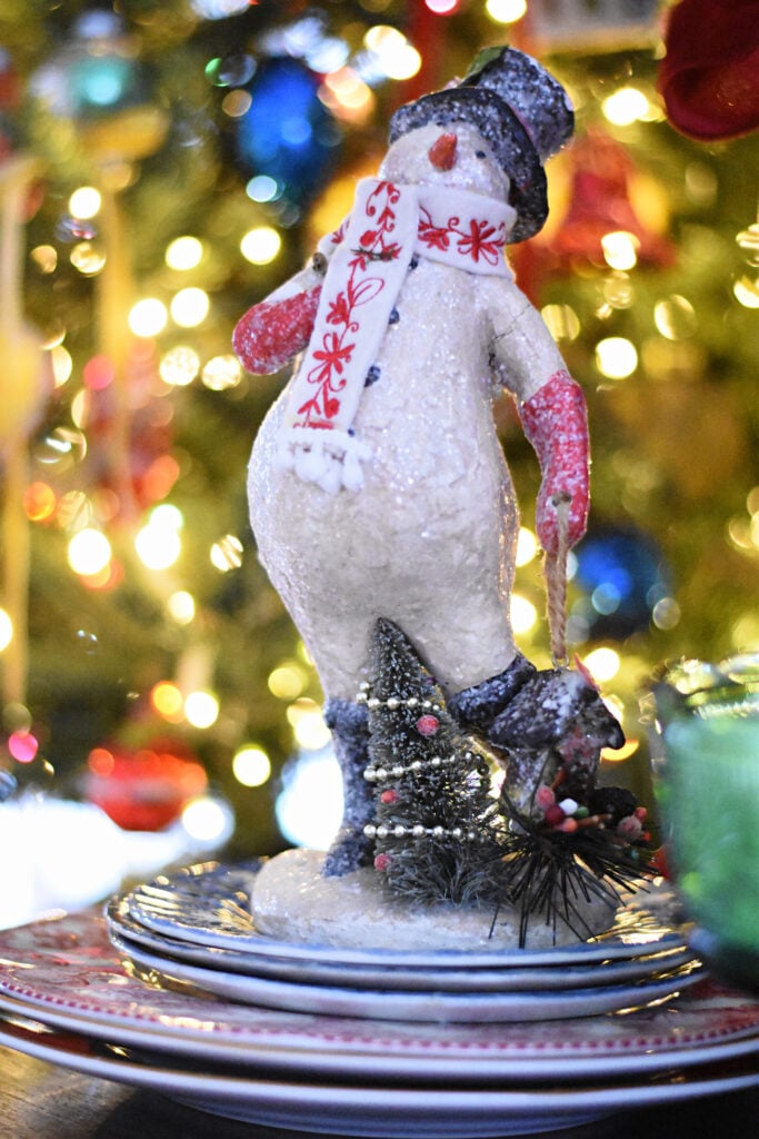 Snowman vignette vintage Christmas decorate ideas